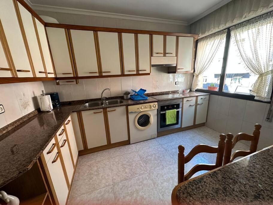 Comodo Y Centrico Apto. En Gijón Exterior foto